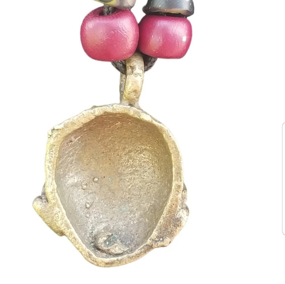 VINTAGE BRASS AFRICAN TRIBAL MASK PENDANT NECKLACE - Picture 5 of 5